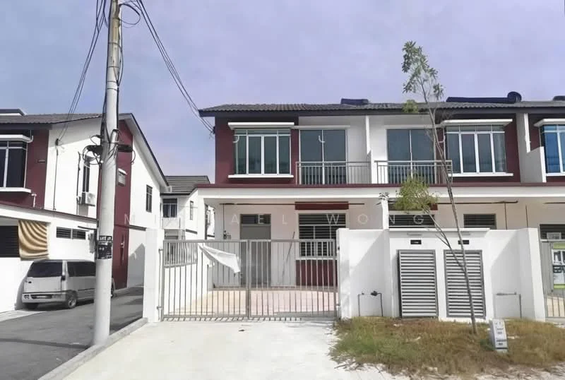 Exterior type: linked terrace house; features: red painted facade, white painted facade, two-storey structure, sliding glass windows, metal gate, manicured lawn, paved driveway, balconies on upper floor, visible air conditioning units, street view, surrounded by other residential buildings; style: modern.