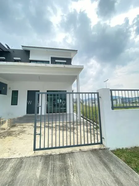 Exterior type: semi-detached house; features: grey painted facade, flat roof, single-storey, manicured lawn, concrete driveway, metal gate, large windows, surrounded by greenery; style: modern.