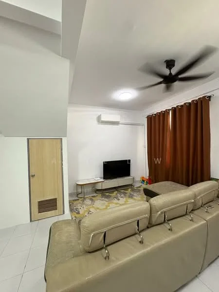 Living features: 3-seater leather sofa in beige, coffee table, wall-mounted TV, area rug with geometric pattern, 5-blade ceiling fan, white painted walls, tile flooring, curtains in dark brown, air conditioning unit, light fixture in ceiling; style: modern.