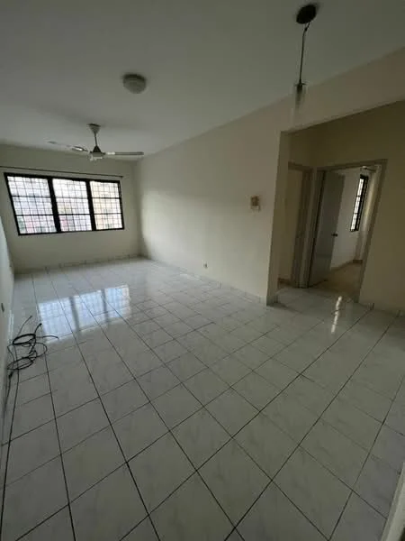 Living features: white painted walls, glossy white tile flooring, 5-blade ceiling fan, recessed ceiling light, large windows with grid pattern, neutral color scheme, power outlet visible, open layout; style: modern.