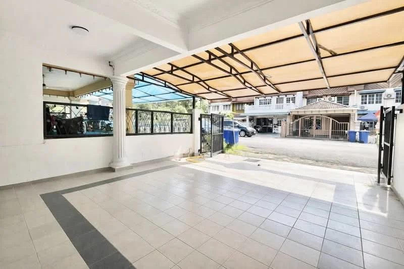 Exterior type: linked terrace house; features: covered car porch with awning, tiled flooring with grey and white pattern, columns at entrance, glass panel fencing, street view, surrounded by residential buildings; style: modern.