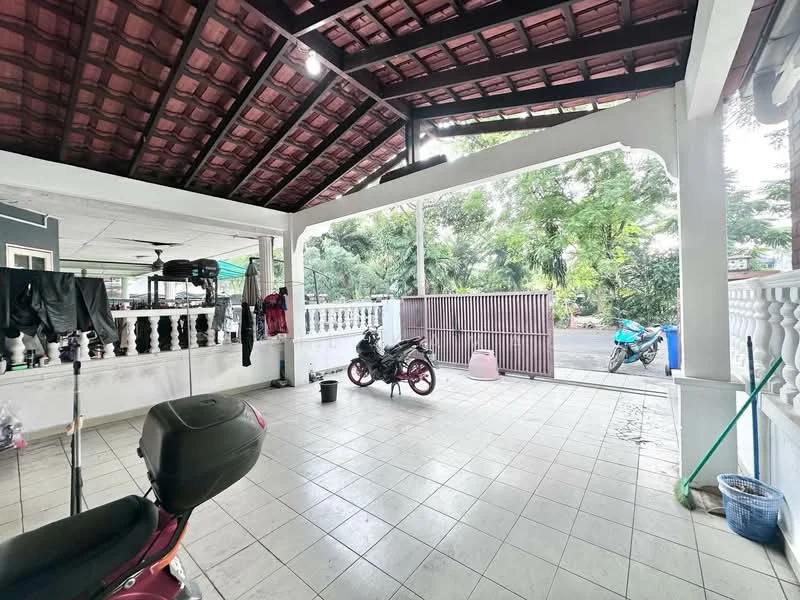 Exterior type: linked terrace house; features: tiled flooring, pitched tile roof, white painted walls, open space, manicured greenery, fenced perimeter, outdoor area with parking, ceiling fan, decorative railing, motorcycle parking; style: modern.