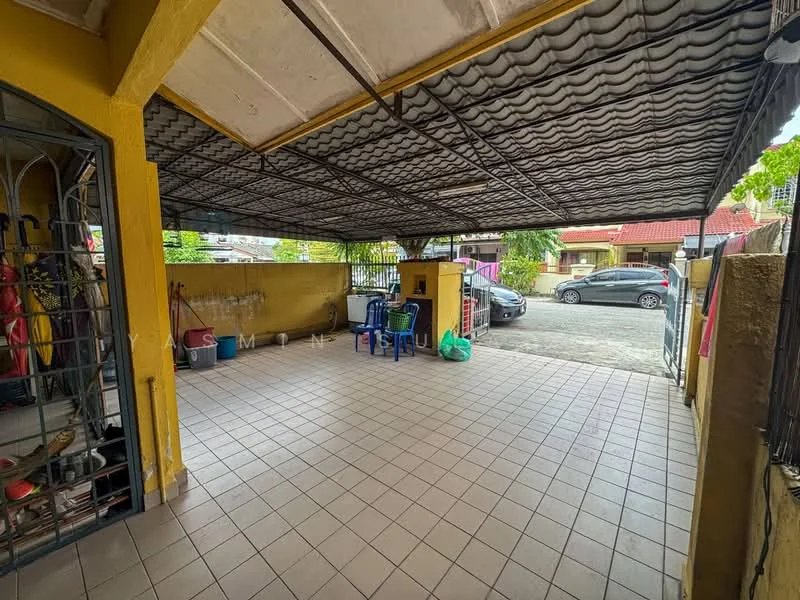 Exterior type: car porch; features: tiled flooring, yellow painted walls, metal roof, open space, covered area, fenced perimeter, parking space for vehicles, street view; style: modern.