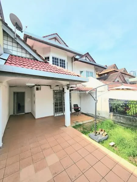 Exterior type: semi-detached house; features: red tiled roof, white painted facade, outdoor patio area, tiled flooring, garden area, satellite dish, metal clothesline, fenced yard, windows with grills, manicured lawn; style: modern.
