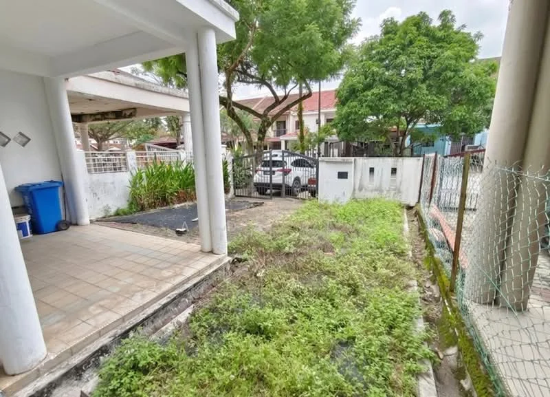 Exterior type: linked terrace house; features: paved walkway, manicured lawn, mature trees, fenced yard, car parked in driveway, outdoor space with greenery, covered porch area, surrounded by residential buildings; style: modern.