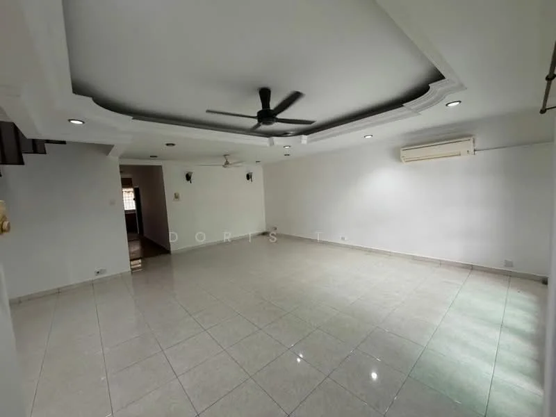 Living features: white painted walls, polished ceramic tile flooring, tray ceiling, 5-blade ceiling fan with light, recessed downlights, wall-mounted split AC, large windows, natural light; style: modern.