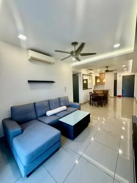 Living features: grey fabric L-shape sectional sofa, glass coffee table, dining table with chairs, recessed LED downlights, 2-blade ceiling fan, 1 wall-mounted split AC, white painted walls, glossy tile flooring, open layout to kitchen, shelf mounted on wall; style: modern.