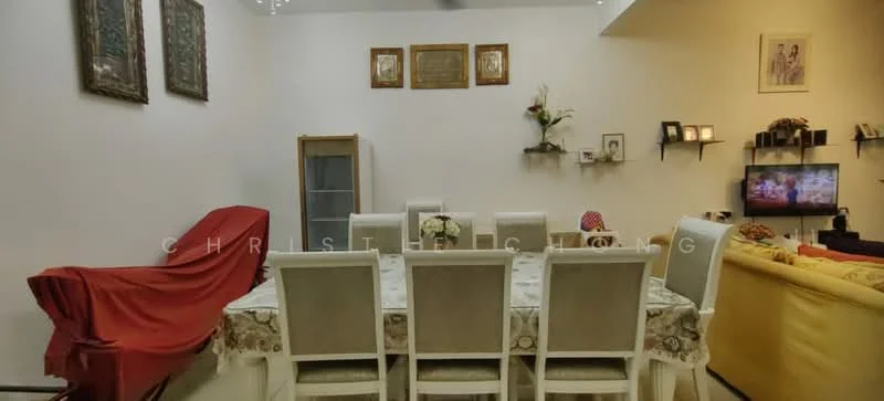 Living features: white painted walls, laminate flooring, ceiling fan, sofa in yellow, dining table with 8 chairs, decorative wall art, TV console, wall-mounted TV, glass display cabinet, table lamp, area rug; style: modern.