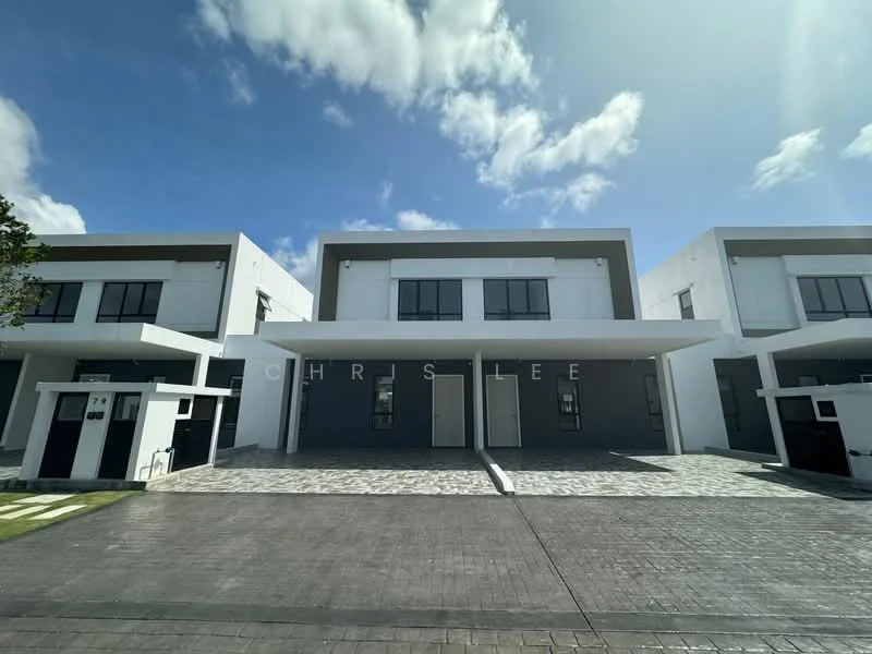 Exterior type: linked terrace house; features: white painted facade, grey accent wall, flat roof, manicured lawn, paved driveway, multiple units, large windows, modern architectural design; style: modern.