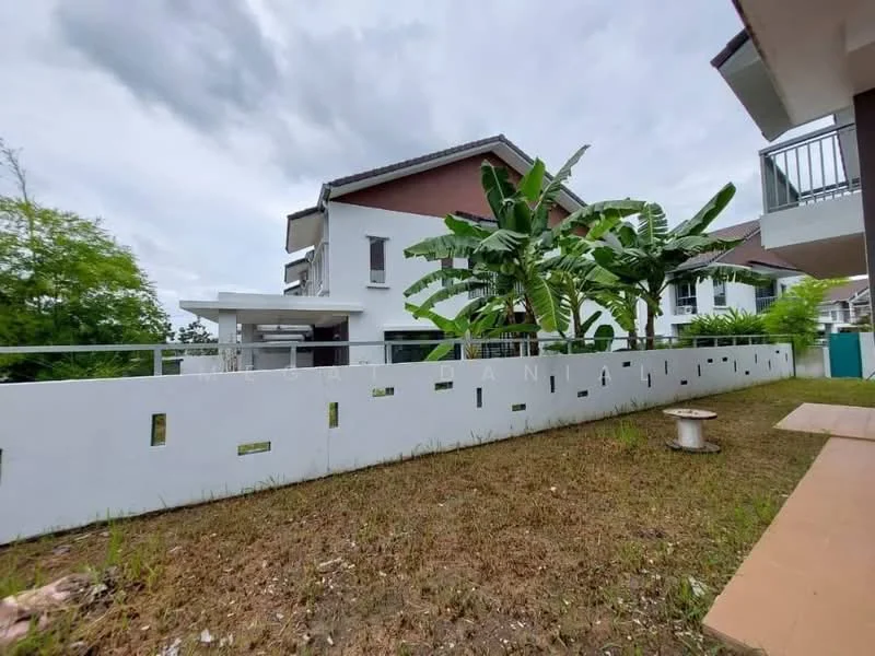 Exterior type: detached bungalow; features: white painted facade, flat roof, manicured lawn, banana trees, concrete boundary wall with cut-outs, paved walkway, surrounded by greenery; style: modern.