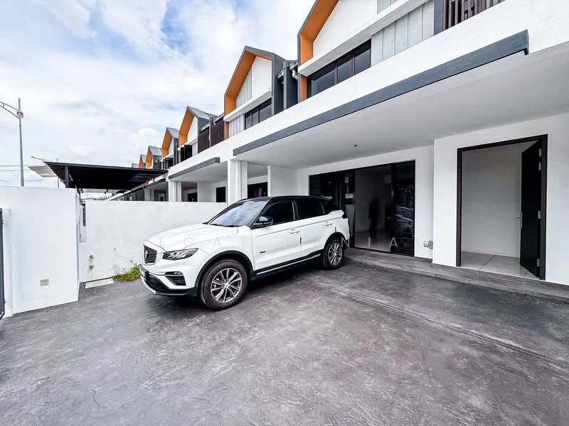 Exterior type: linked terrace house; features: white painted facade, flat roof, 2-storey building, manicured lawn, driveway with interlocking pavers, car porch with awning, modern architectural design, surrounded by mature greenery; style: modern.