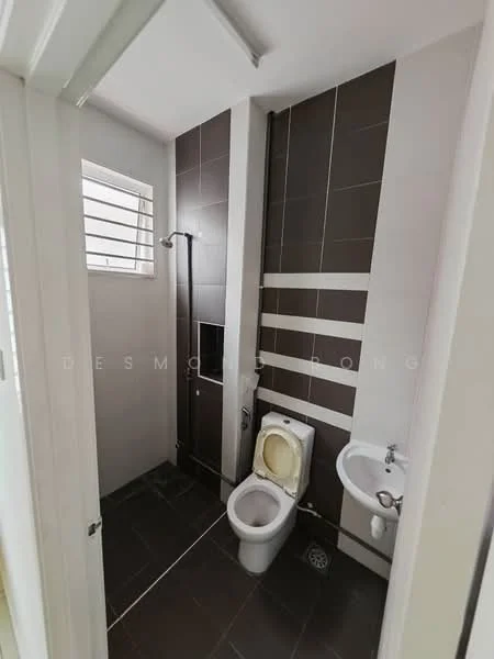 Bathroom features: white toilet, chrome basin mixer, shower with glass partition, wall-mounted shower head, white sink, grey tiled walls, dark grey floor tiles, window with horizontal slats; style: modern.