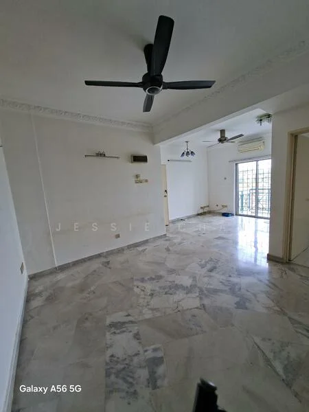 Living features: marble flooring, white painted walls, 5-blade ceiling fan, recessed downlights, sliding glass door, window with view, air conditioning unit, crown moulding; style: modern.