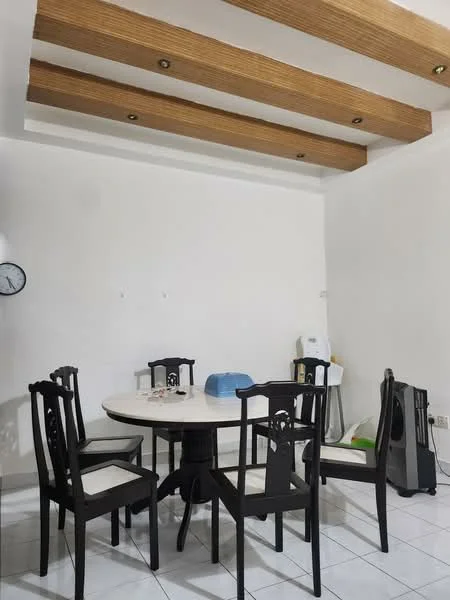 Dining features: round dining table, white marble tabletop, black wooden dining chairs, exposed wooden beams on ceiling, recessed downlights, white painted walls, ceramic tile flooring, wall clock, flooring with grout lines; style: modern.