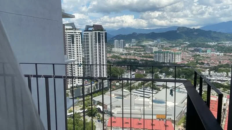 Room style: modern; view: city.