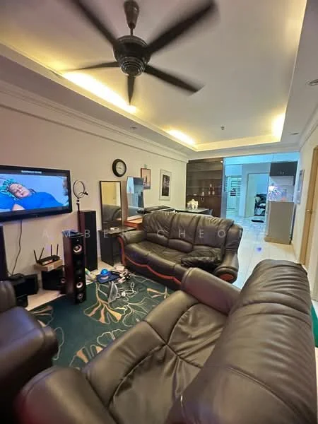 Living features: 3-seater leather sofa in black, 2-seater leather sofa in black, coffee table, wall-mounted TV, TV console, area rug with geometric pattern, ceiling fan, recessed downlights, cream painted walls, marble flooring, decorative mirror, built-in shelving unit; style: modern.