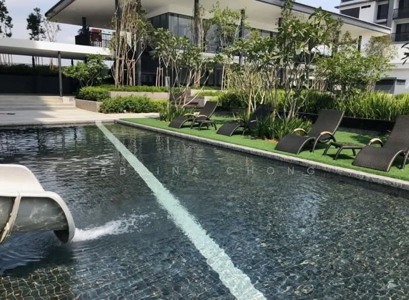 Exterior type: swimming pool deck; features: infinity pool, pool deck with loungers, manicured lawn, landscaping with shrubs and trees, stone-paved walkway, modern architectural design of surrounding buildings; style: modern.