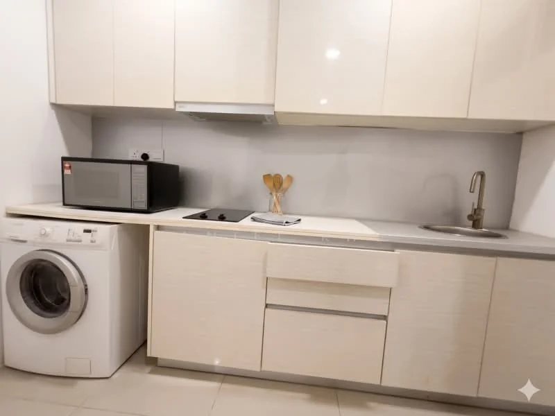 Kitchen features: white glossy cabinetry, single-bowl stainless-steel sink, chrome pull-down faucet, built-in microwave, freestanding washing machine, 4-burner gas hob, light-colored countertop, tile backsplash, recessed downlights, ceramic tile flooring; style: modern.