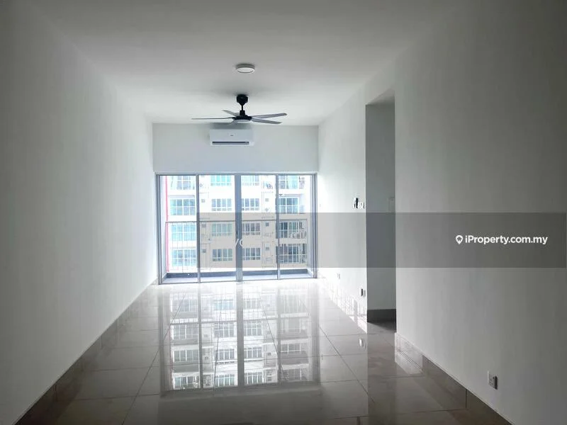 Living features: white painted walls, polished tile flooring, 5-blade ceiling fan, wall-mounted split AC, floor-to-ceiling windows, city view, natural light, open layout; style: modern; view: city.