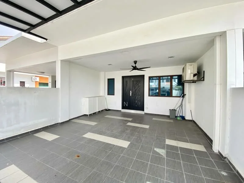 Exterior type: car porch; features: grey tiled flooring, white painted walls, black front door, ceiling fan, wall-mounted air conditioning unit, windows with black frames, open space, light-colored ceiling, two-tone wall design with grey and white, clean and modern aesthetic; style: modern.