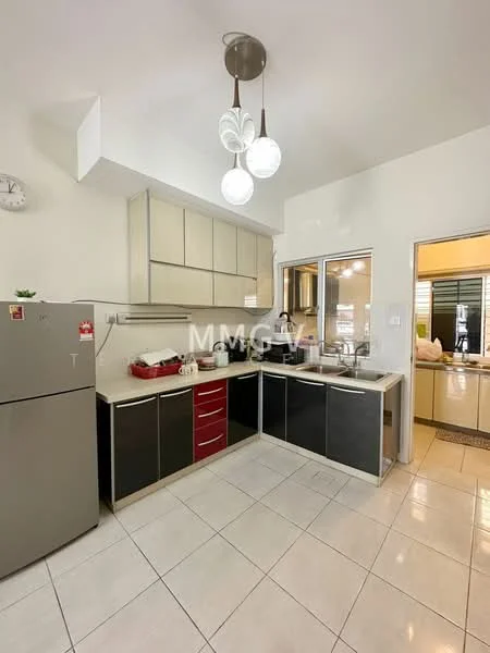 Kitchen features: white laminate cabinetry, black lower cabinets, red accent drawers, stainless-steel fridge, built-in oven, 4-burner gas hob, single-bowl stainless-steel sink, chrome pull-down faucet, white tiled backsplash, pendant lighting with three globes, white tiled flooring, wall-mounted clock; style: modern.