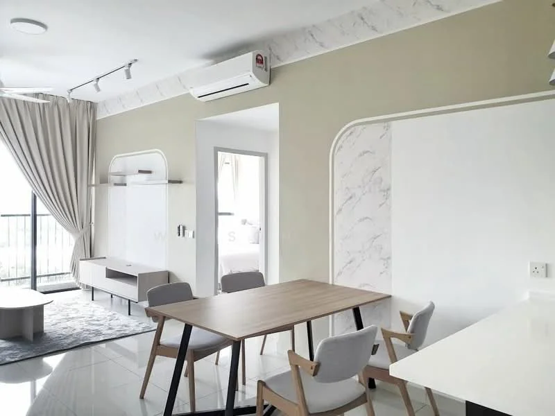 Living features: light grey walls, white ceiling with crown moulding, marble accent wall, floor-to-ceiling windows, sheer curtains, recessed downlights, 5-blade ceiling fan, light wood dining table, 4 grey upholstered dining chairs, area rug with geometric pattern, TV console, wall-mounted TV, open layout; style: modern; view: city.