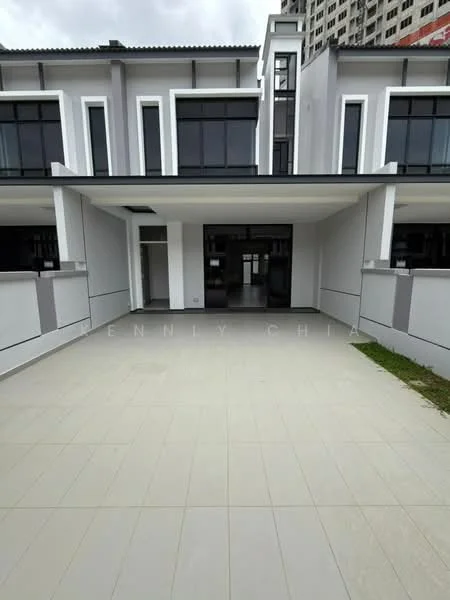 Exterior type: linked terrace house; features: white painted facade, flat roof, 2-storey building, large glass windows, paved driveway, manicured front area, modern architectural design; style: modern.