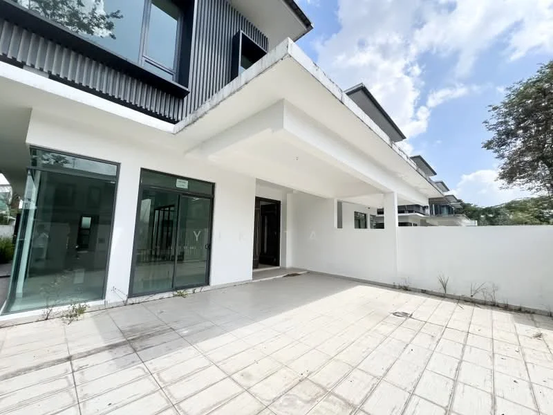 Exterior type: detached bungalow; features: white painted facade, flat roof, approximately 2-storey, large glass windows, paved outdoor area, surrounded by greenery, manicured lawn, concrete wall, open space, modern architectural design; style: modern.