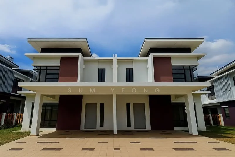 Exterior type: semi-detached house; features: white painted facade, brown accent wall, flat roof, two-storey structure, large floor-to-ceiling windows, covered porch area, paved walkway, manicured lawn, modern architectural design; style: modern.