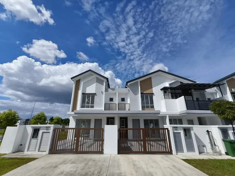 Exterior type: linked terrace house; features: white painted facade, two-storey building, gabled roof, wooden gate, front porch area, manicured lawn, landscaped garden, multiple windows, balcony on upper floor, driveway with concrete surface; style: modern.