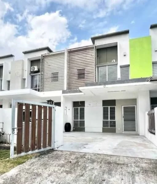 Exterior type: linked terrace house; features: white painted facade, green accent wall, horizontal wooden slats, sliding glass doors, ground-level parking area, manicured lawn, concrete driveway, air conditioning units visible, multiple storeys, front gate with wooden slats; style: modern.