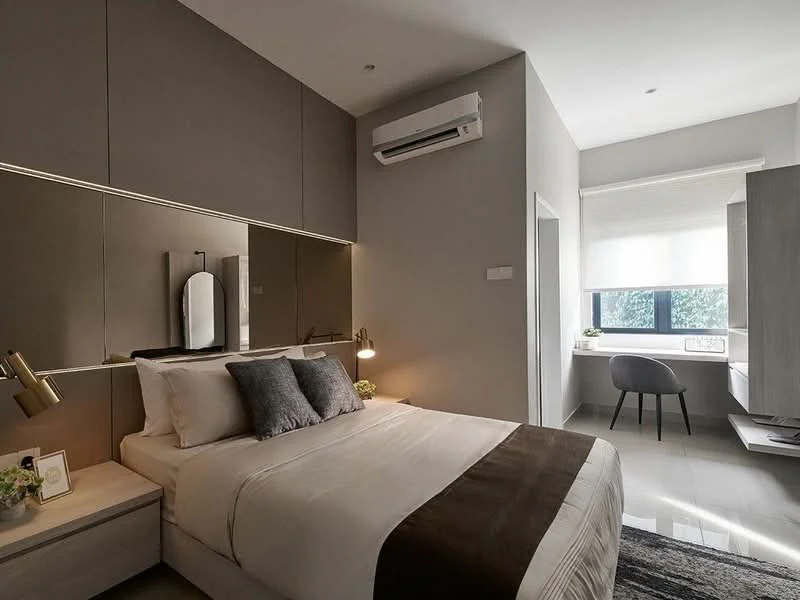 Bedroom features: queen-size bed with white bedding, upholstered headboard, two bedside lamps, wooden nightstands, wall-mounted mirror, built-in wardrobe with sliding doors, desk with chair, floor-to-ceiling window, roller blinds, 1 wall-mounted split AC, light grey painted walls, light wood flooring; style: modern; view: garden.