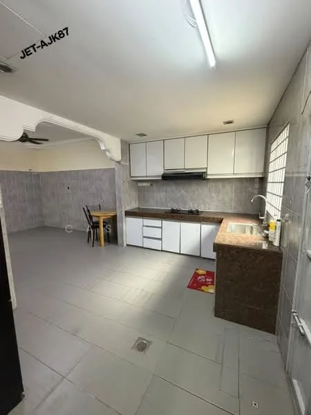 Kitchen features: white cabinetry, brown granite countertop, single-bowl stainless-steel sink, chrome pull-down faucet, built-in gas hob, exhaust hood, grey tiled walls, grey tiled flooring, dining table for two, ceiling fan, window with grid pattern, kitchen mat; style: modern.