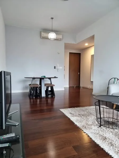 Living features: dark wood flooring, white painted walls, 5-blade ceiling fan with light, wall-mounted air conditioning unit, round pendant light, TV console, coffee table, area rug with fringe; style: modern.
