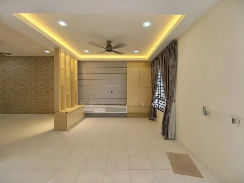 Living features: white painted walls, cream tiled flooring, tray ceiling with recessed lighting, 5-blade ceiling fan, built-in cabinetry, large window with sheer curtains, decorative wall paneling, wall-mounted electrical outlets; style: modern.