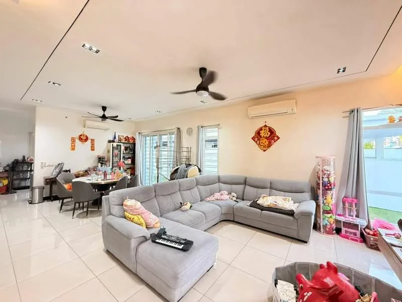 Living features: L-shape sectional sofa in grey, 5-blade ceiling fan, recessed LED downlights, wall-mounted air conditioning unit, white painted walls, glossy white tile flooring, dining table with chairs, decorative wall hangings, large sliding glass door, curtains, children's toys in storage, coffee table; style: modern; view: garden.