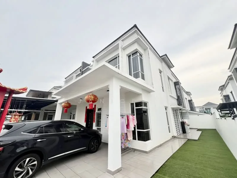 Exterior type: detached bungalow; features: white painted facade, flat roof, approximately 2-storey, manicured lawn, paved walkway, car porch, decorative lanterns, large windows, side garden area; style: modern.