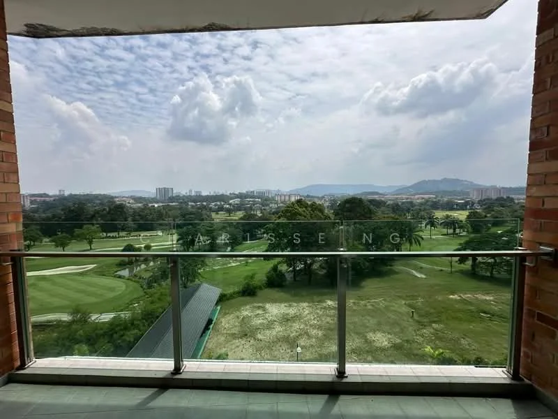 Room view: golf course.