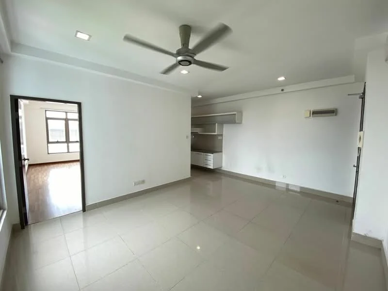 Living features: white painted walls, polished ceramic tile flooring, 5-blade ceiling fan with light, recessed downlights, built-in cabinetry, air conditioning unit, large windows for natural light, open layout; style: modern.