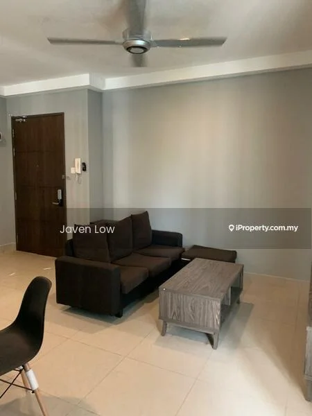 Living features: 3-seater fabric sofa in dark brown, wood coffee table, light-colored tiled flooring, grey painted walls, ceiling fan, wall-mounted intercom, main entrance door, decorative wall panel; style: modern.