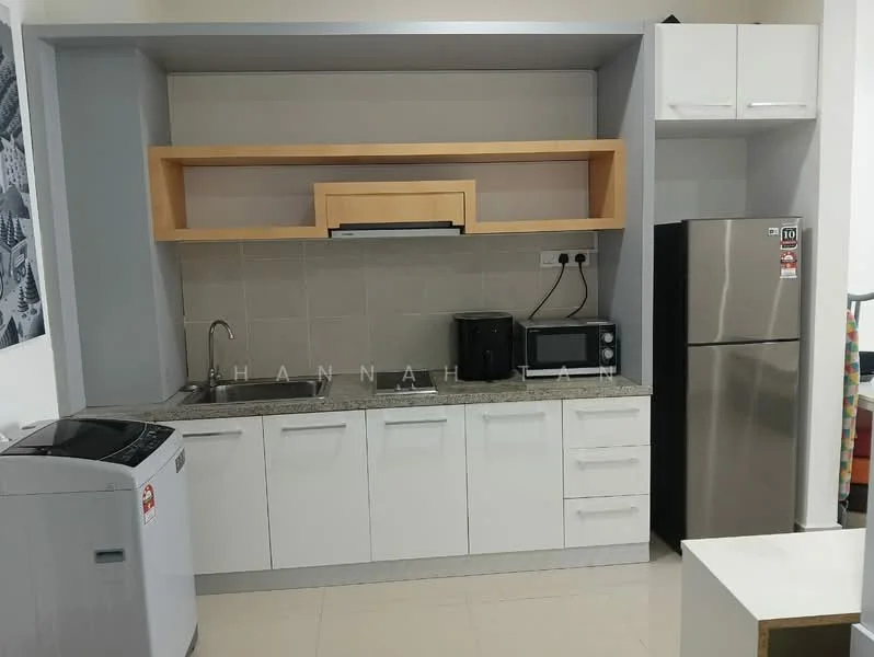 Kitchen features: granite countertop, white shaker cabinets, stainless-steel fridge, built-in oven, microwave, stainless-steel range hood, single-bowl stainless-steel sink, chrome pull-down faucet, washing machine, tile backsplash, light-colored tile flooring, wall-mounted cabinets; style: modern.