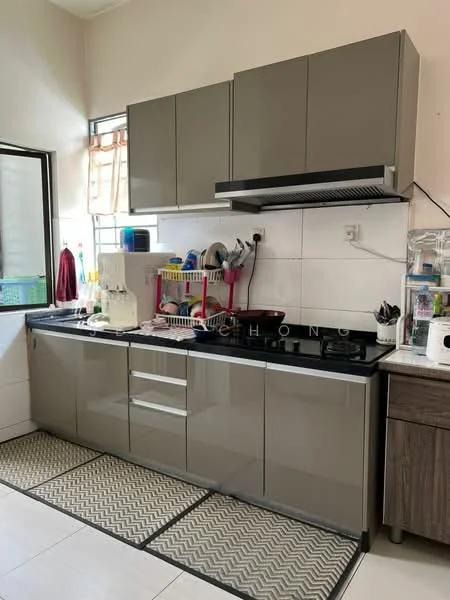 Kitchen features: grey flat-panel cabinets, black countertop, stainless-steel sink, chrome pull-down faucet, built-in gas hob, exhaust hood, white tiled backsplash, white walls, ceramic tile flooring, kitchen mats, open shelving, microwave, kettle, blender; style: modern.