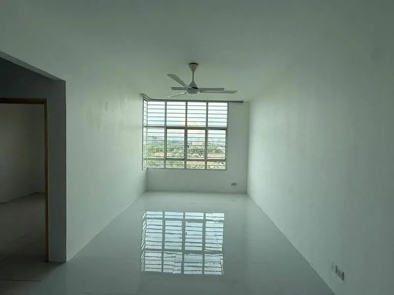 Living features: white painted walls, glossy tile flooring, 5-blade ceiling fan, floor-to-ceiling windows, natural light, city view; style: modern; view: city.