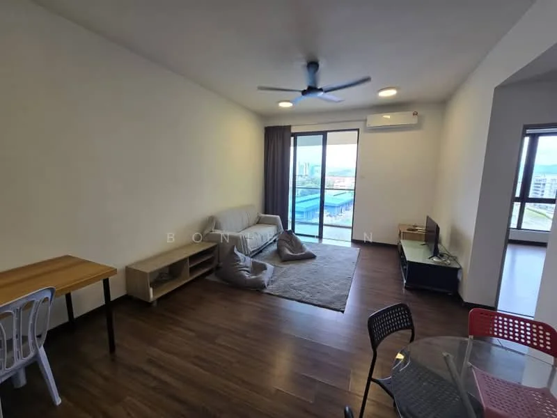 Living features: light brown laminate flooring, white painted walls, 5-blade ceiling fan with light, floor-to-ceiling windows, sliding glass door, beige fabric sofa, bean bags, wooden TV console, flat-screen TV, round dining table with black and red chairs, area rug, curtains; style: modern; view: city.