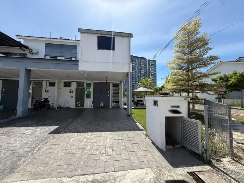 Exterior type: semi-detached house; features: white painted facade, flat roof, approximately 2-storey, paved driveway, manicured lawn, mature trees, fenced yard, car porch with awning; style: modern.