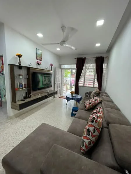 Living features: 3-seater fabric sofa in grey, decorative cushions with geometric pattern, wall-mounted TV, TV console with storage, coffee table, ceiling fan with light, recessed LED downlights, large windows with sheer curtains, sliding glass door, decorative wall art, light-colored walls, speckled flooring; style: modern; view: garden.