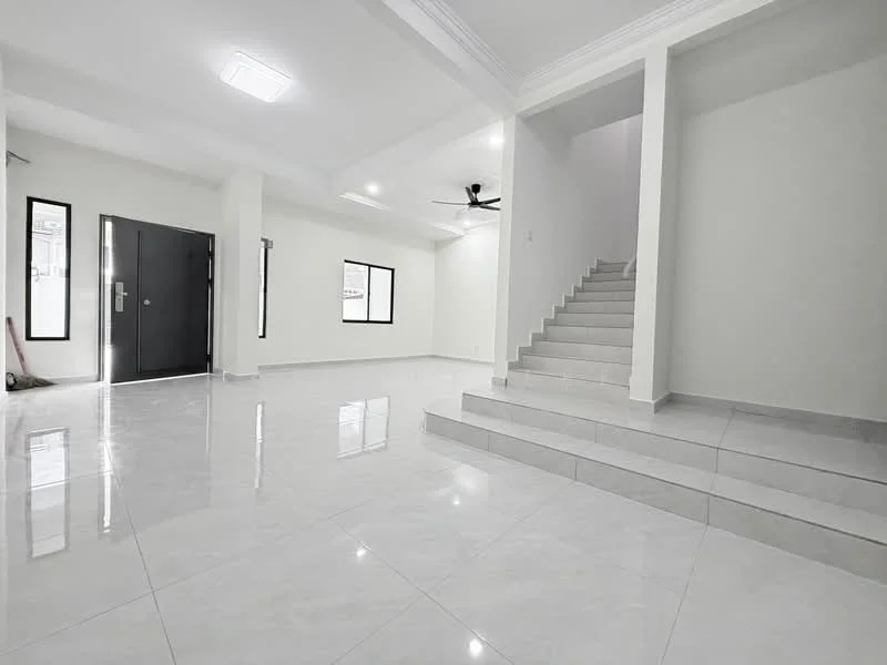 Living features: white painted walls, glossy ceramic tile flooring, recessed ceiling lights, 5-blade ceiling fan, large windows, staircase leading to upper level, open layout, neutral color scheme; style: modern.
