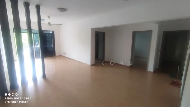 Living features: laminate flooring, white painted walls, 5-blade ceiling fan, sliding glass door, large windows, open layout, natural light, columns, neutral color scheme; style: modern; view: garden. Room features: white painted walls, laminate flooring, doorway, neutral color scheme.