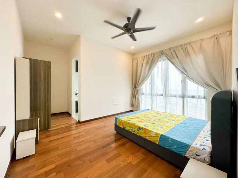 Bedroom features: queen-size bed with colorful bedding, wooden flooring, 5-blade ceiling fan, floor-to-ceiling windows, sheer curtains, built-in wardrobe, side table, light-colored walls; style: modern; view: city.