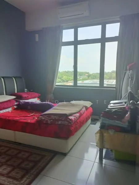 Bedroom features: queen-size bed with red bedding, two bedside tables, floor-to-ceiling window, white tiled flooring, air conditioning unit, decorative area rug, study desk with chair, window with view of greenery; view: garden.